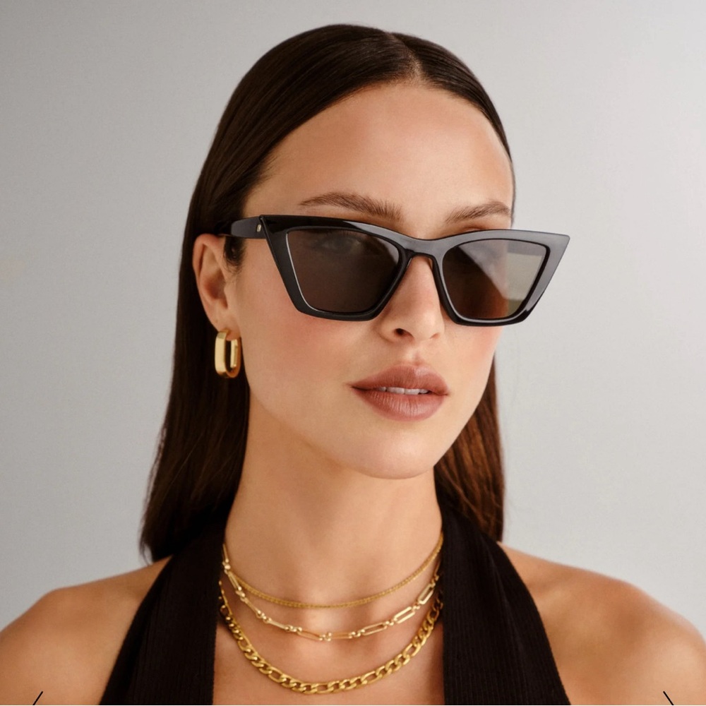 LE SPECS Sunglasses Velodrome in Black Cat Eye